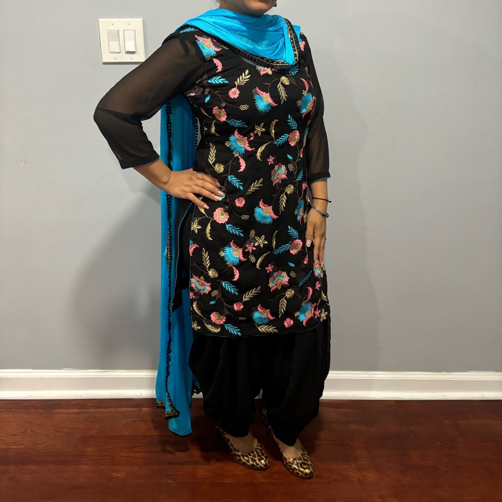 Indian Punjabi Pakistani - Patiala salwar
